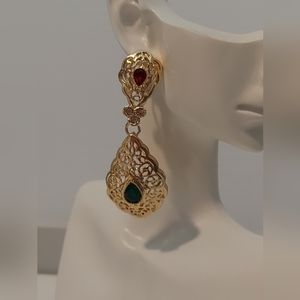 Timeless Elegance: Chic Classic Gold Color Drop Earrings